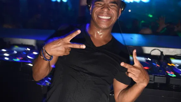 I Like To Move It DJ Erick Morillo kicks the bucket matured 49 Comment 